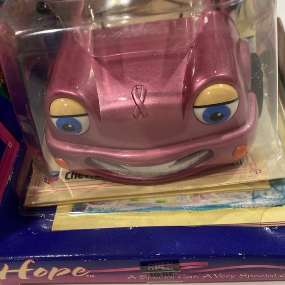 Vintage Breast Cancer Awareness Special Edition  Chevron Car NWOT - Picture 2 of 16